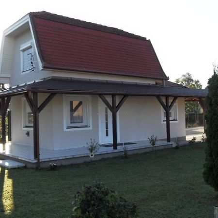 Ferienhaus Am Plattensee Balatonmáriafürdő Zewnętrze zdjęcie