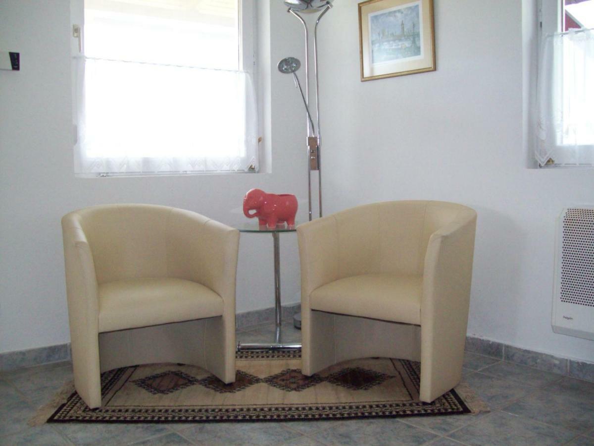 Ferienhaus Am Plattensee Balatonmáriafürdő Zewnętrze zdjęcie