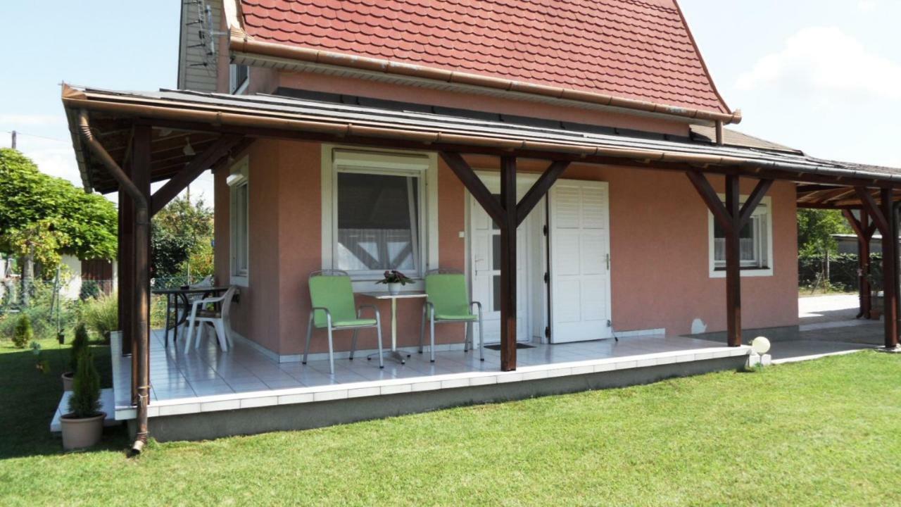Ferienhaus Am Plattensee Balatonmáriafürdő Zewnętrze zdjęcie