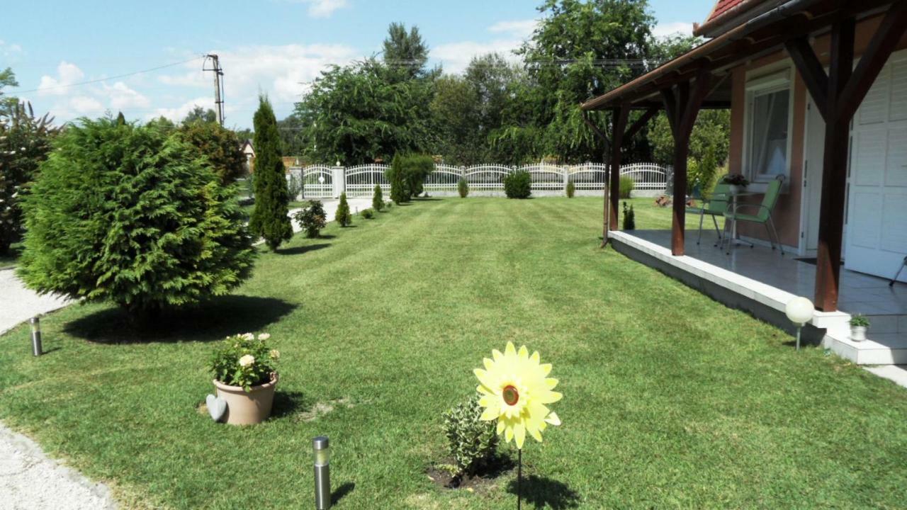Ferienhaus Am Plattensee Balatonmáriafürdő Zewnętrze zdjęcie